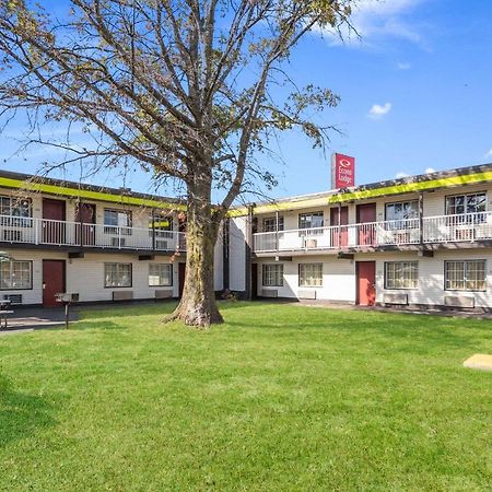 Econo Lodge Inn & Suites Terre Haute Exterior photo