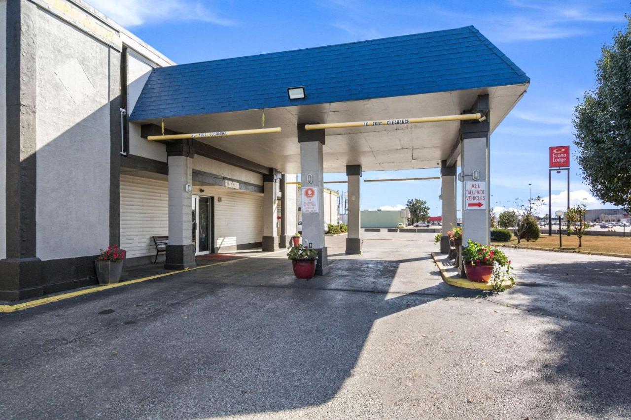 Econo Lodge Inn & Suites Terre Haute Exterior photo