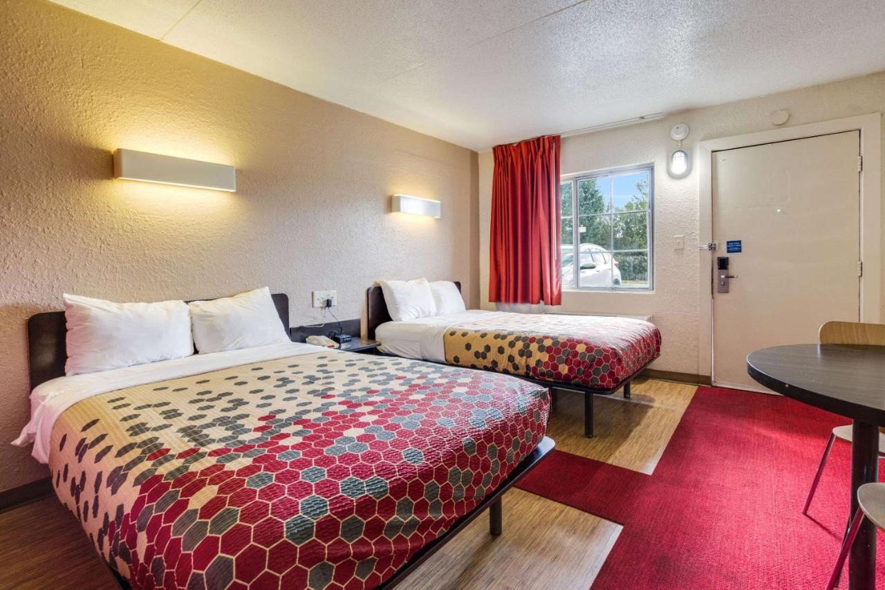 Econo Lodge Inn & Suites Terre Haute Exterior photo