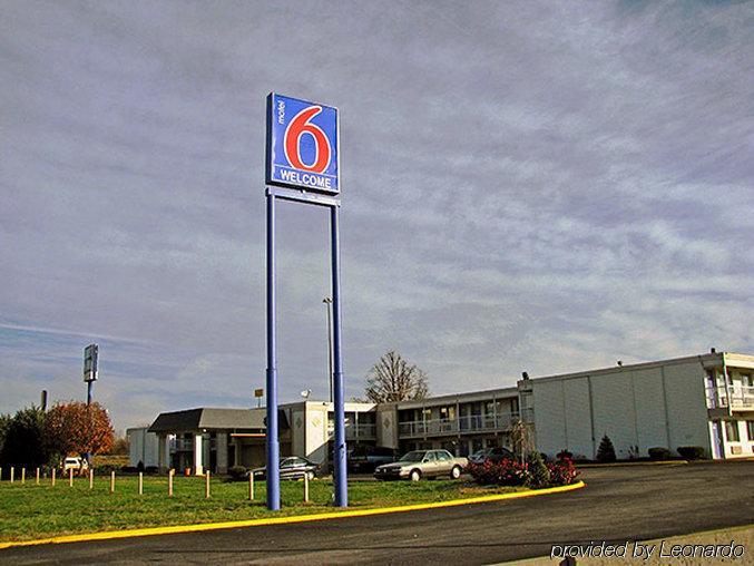 Econo Lodge Inn & Suites Terre Haute Exterior photo